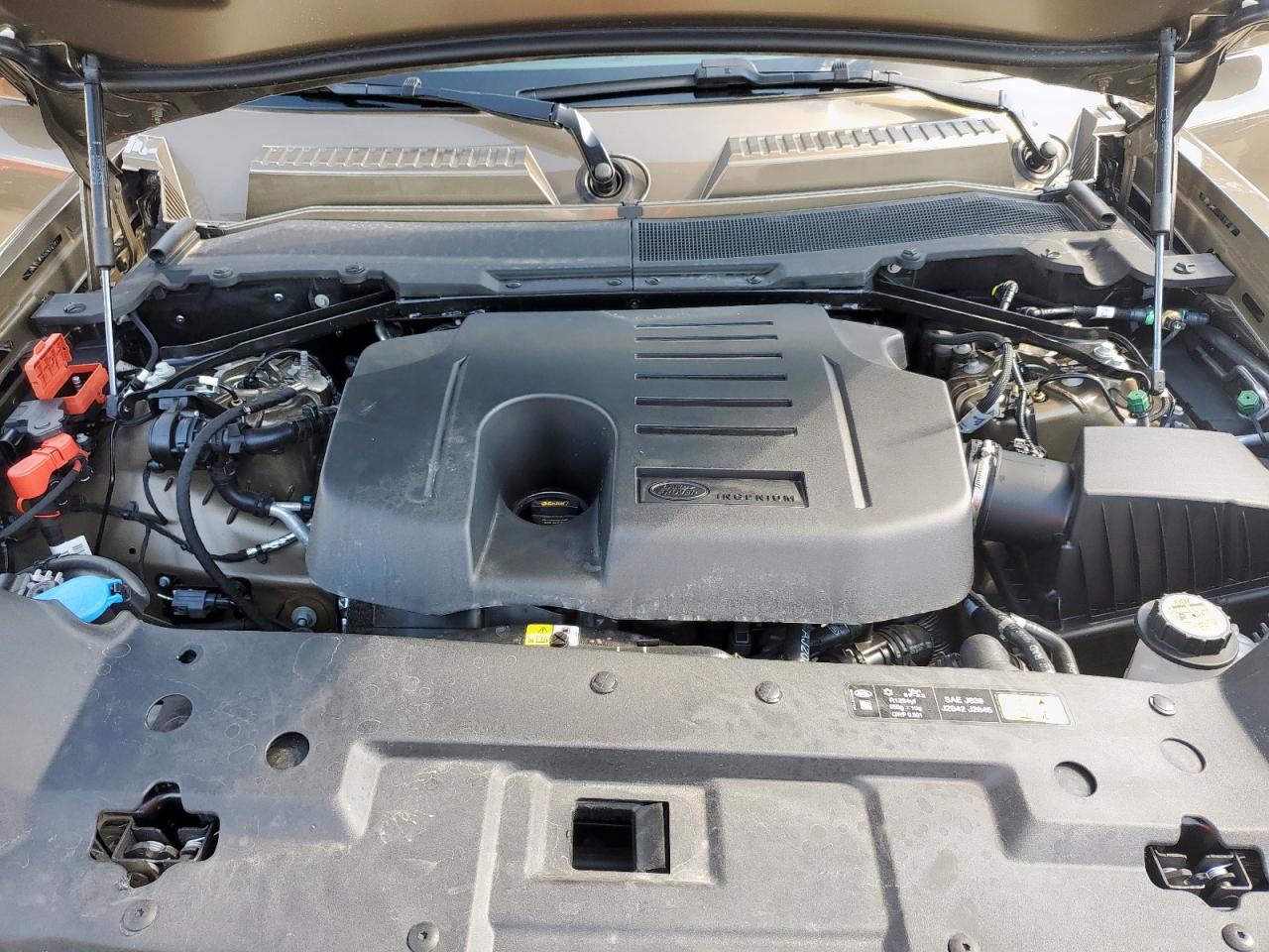 LAND ROVER DEFENDER 110 X-DYNAMIC SE