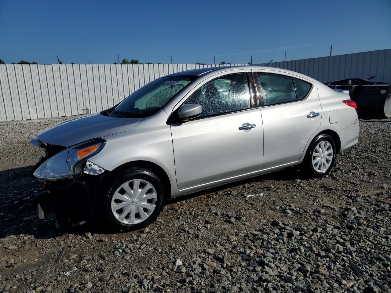  Salvage Nissan Versa