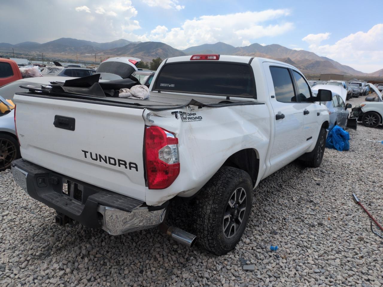 TOYOTA TUNDRA CREWMAX SR5