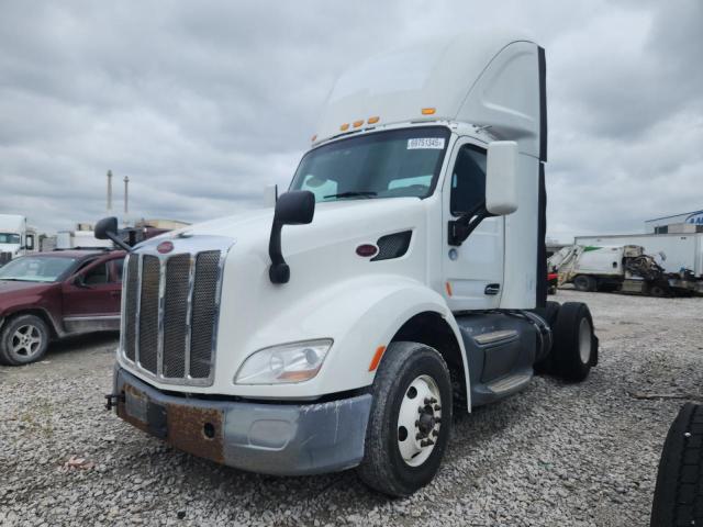 PETERBILT TRACTOR 579 2017 white tractor diesel 1XPBA48XXHD428501 photo #3