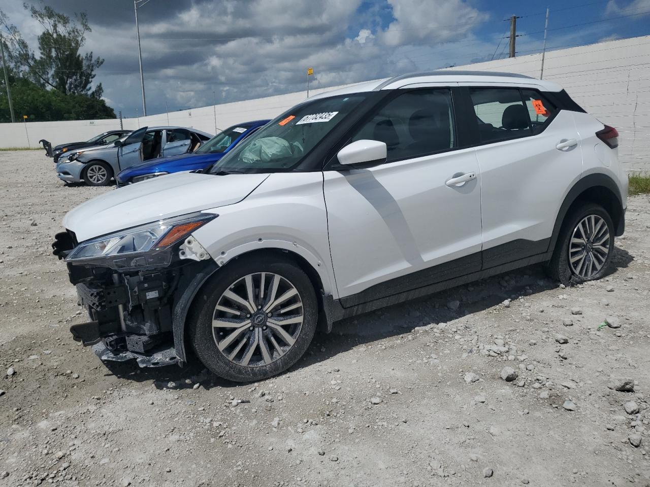 NISSAN KICKS SV