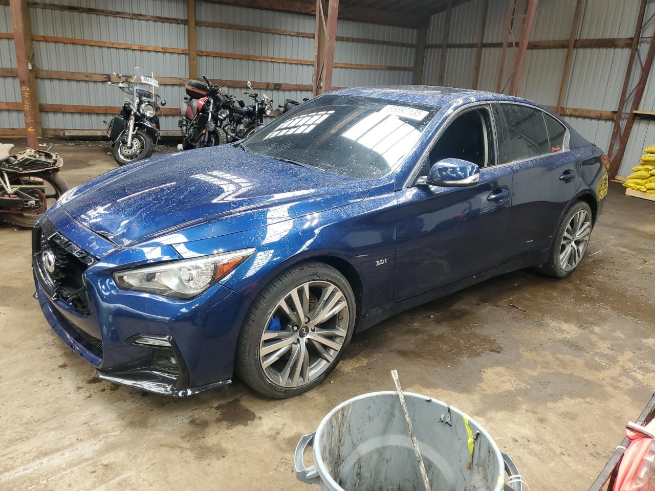 INFINITI Q50 LUXE