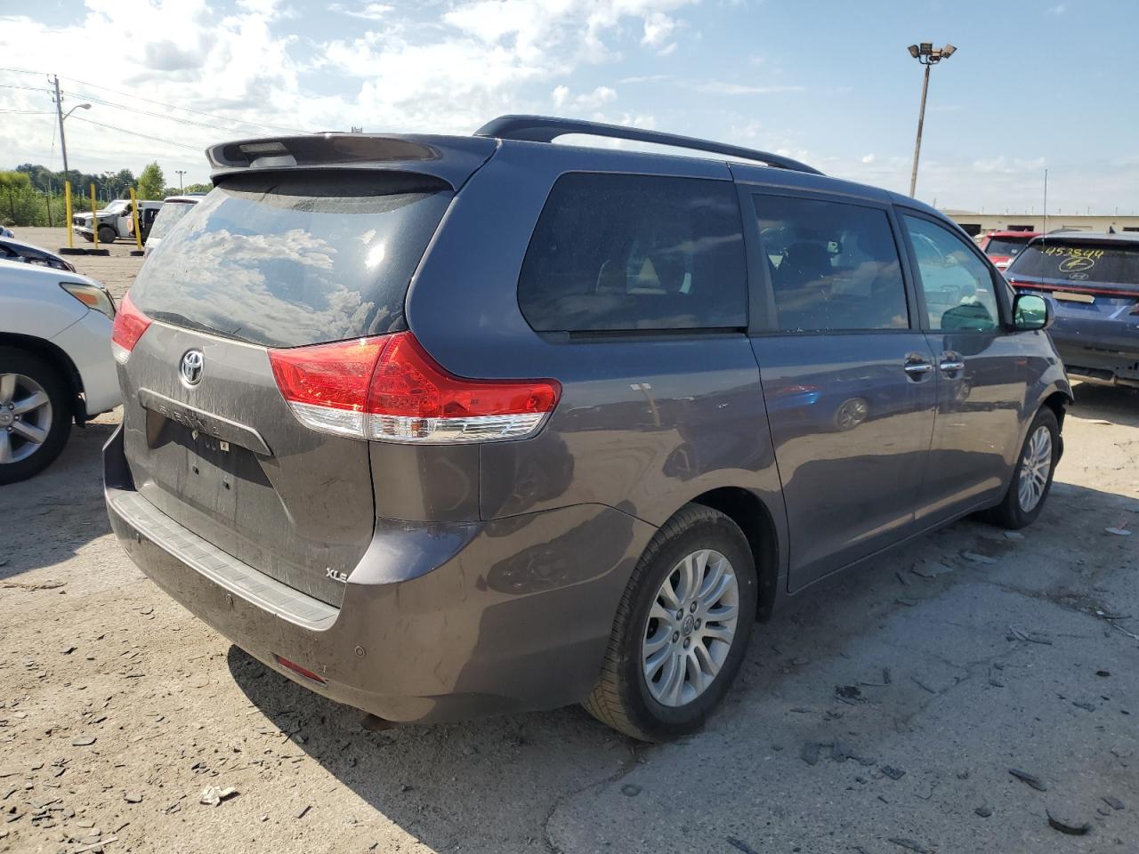 TOYOTA SIENNA XLE