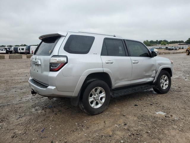 2018 TOYOTA 4RUNNER SR JTEBU5JR0J5523848