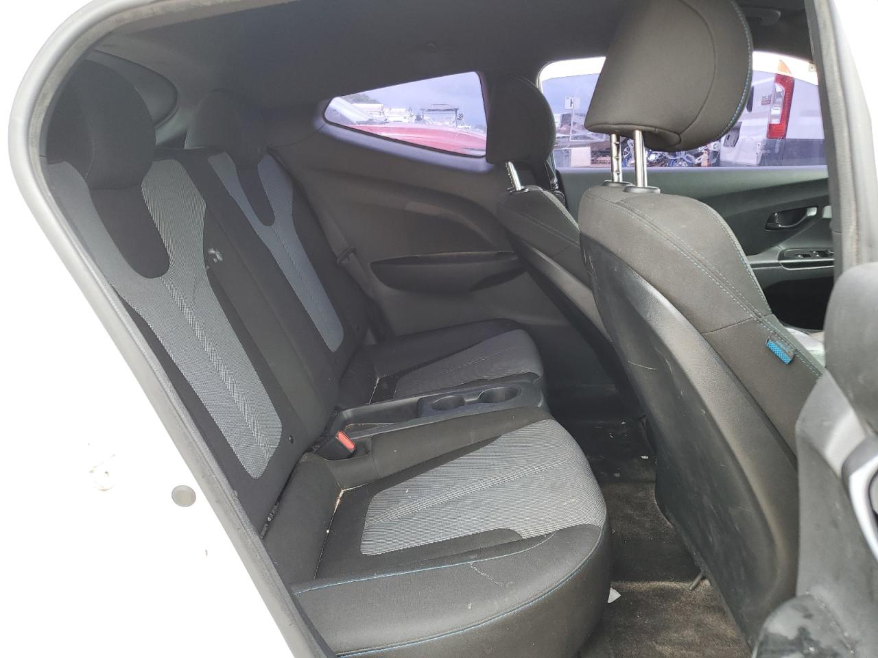 HYUNDAI VELOSTER BASE