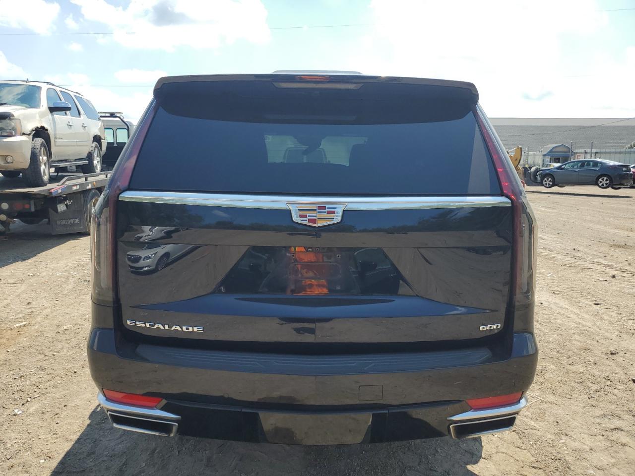 CADILLAC ESCALADE PREMIUM LUXURY