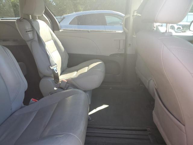 2015 TOYOTA SIENNA XLE 5TDYK3DC2FS688690