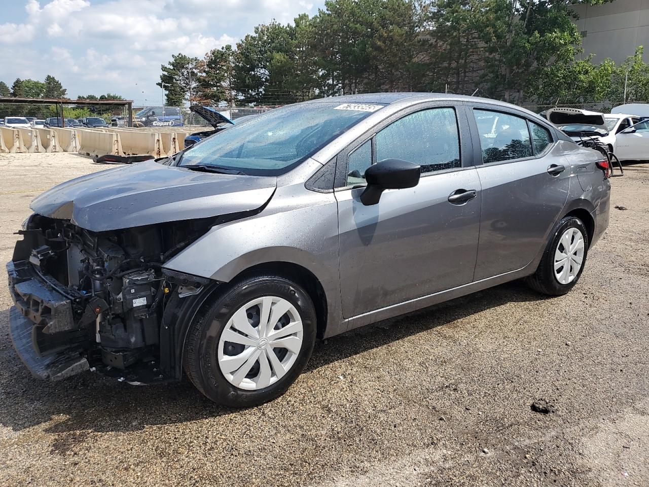 NISSAN VERSA S