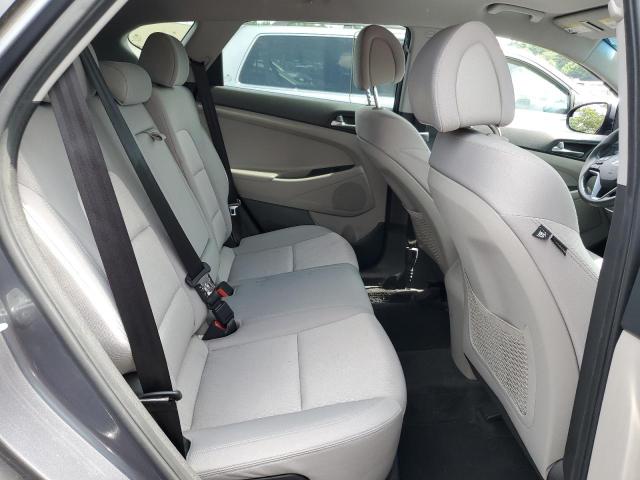 2017 HYUNDAI TUCSON SE KM8J23A49HU266439