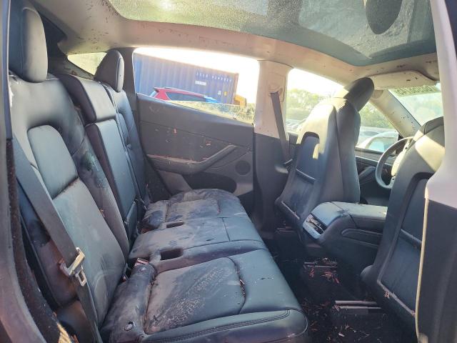 2024 TESLA MODEL Y 7SAYGDEE3RF128874