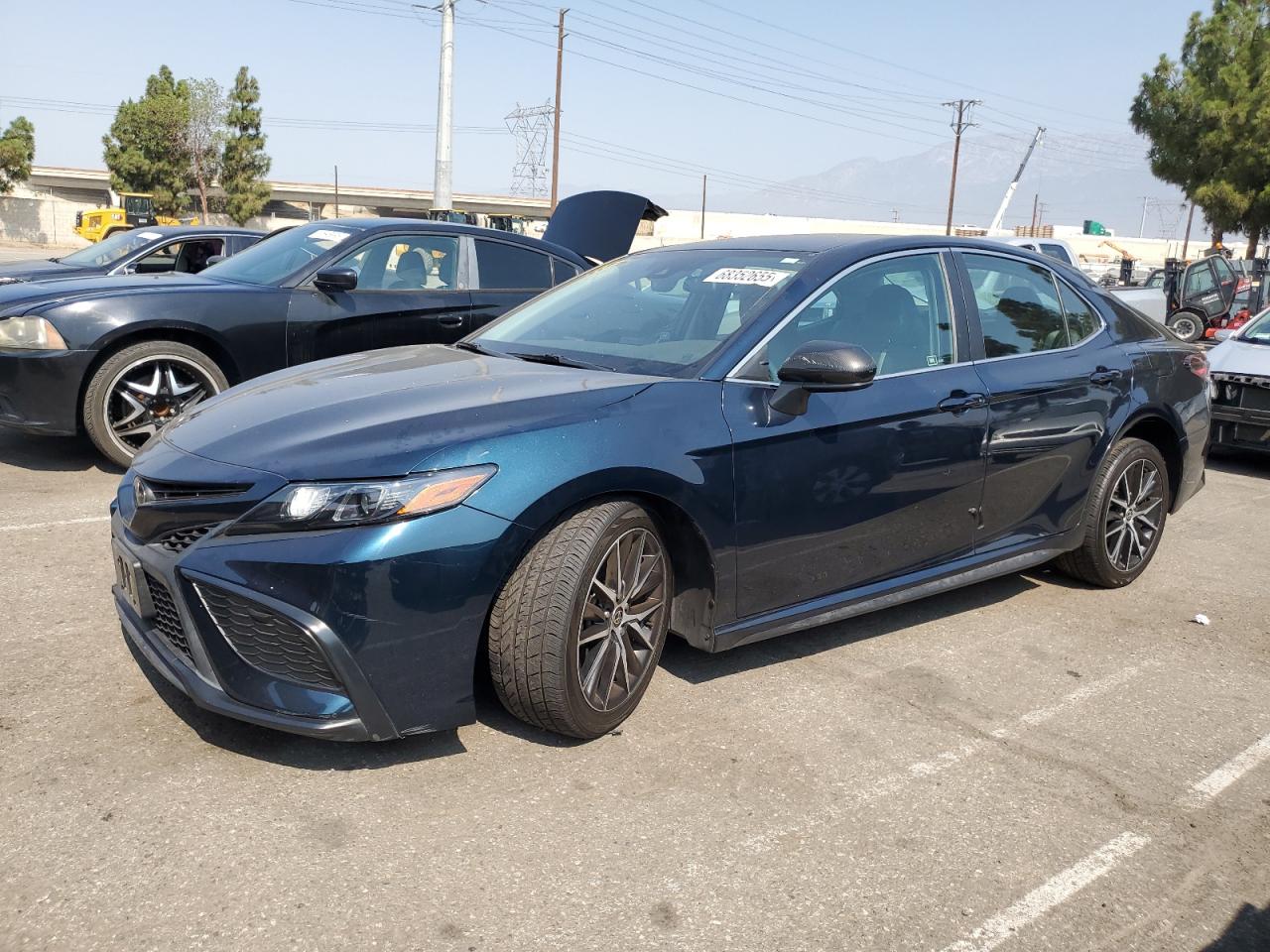TOYOTA CAMRY SE