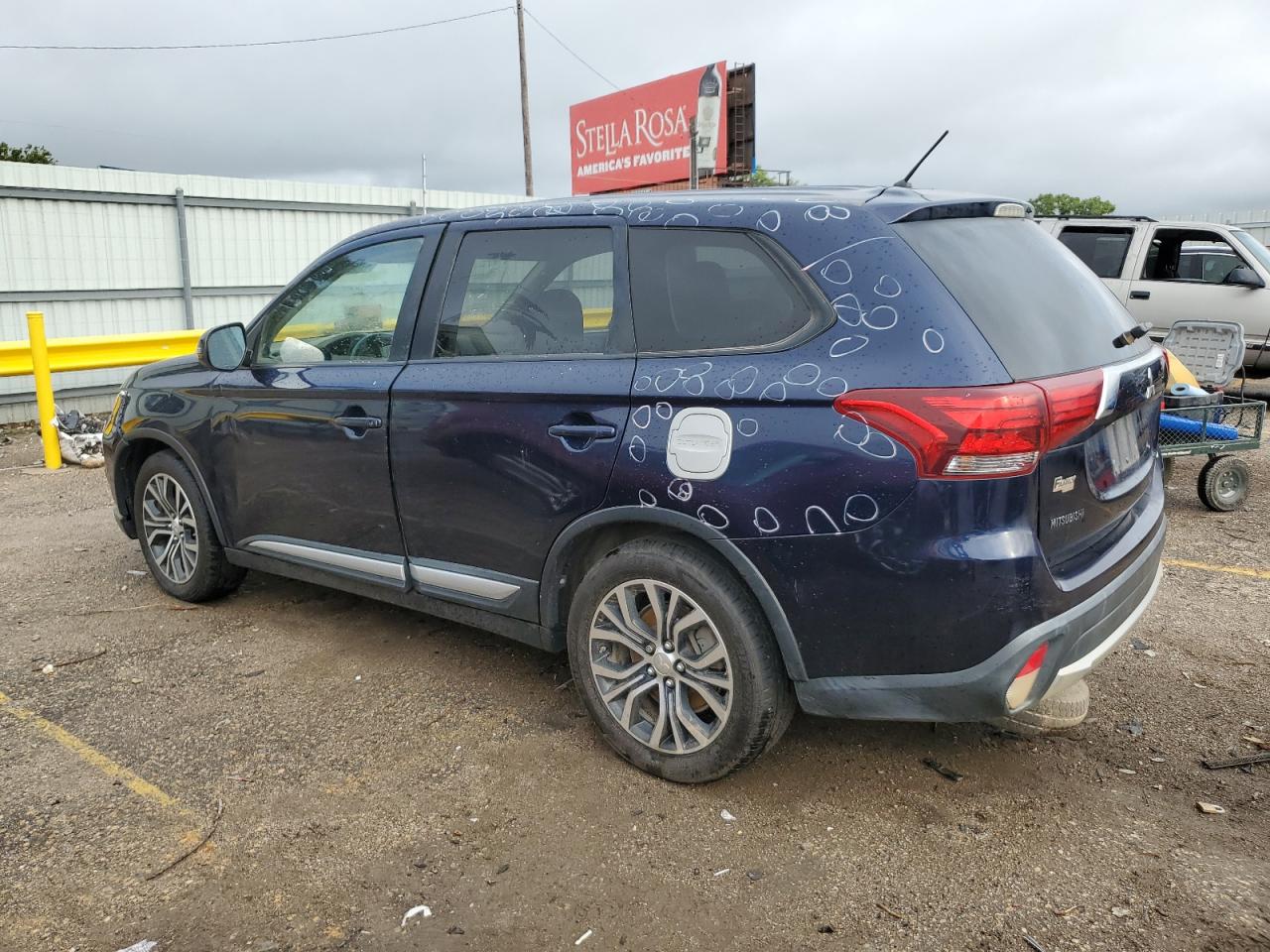 MITSUBISHI OUTLANDER SE