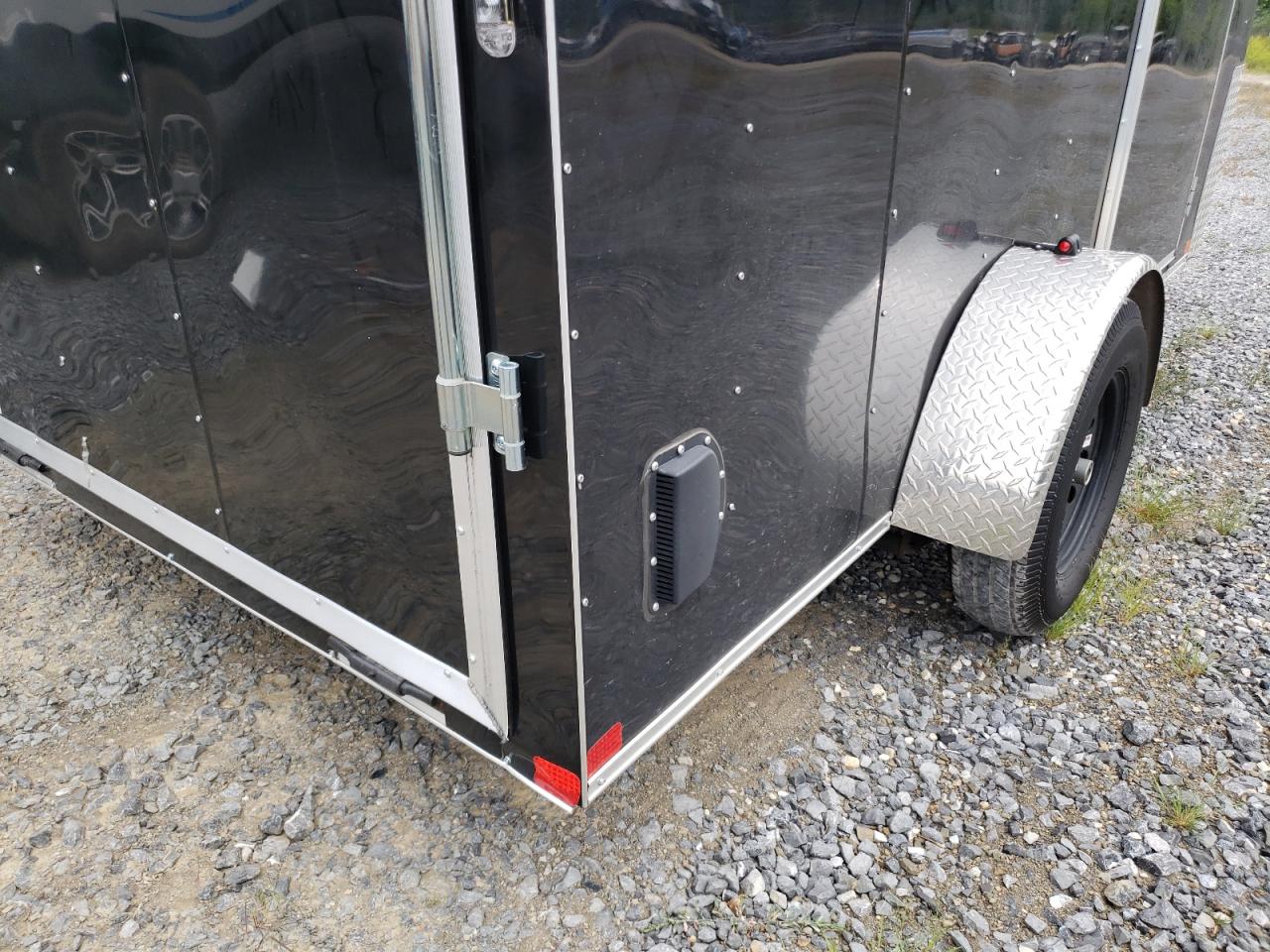 Lot #3215150602 2025 CARRY-ON UNKNOWN