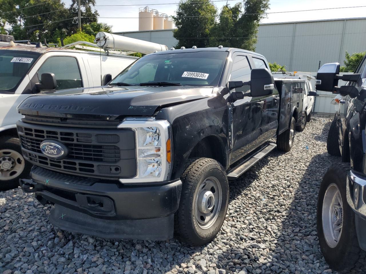 FORD F-350 SUPER DUTY