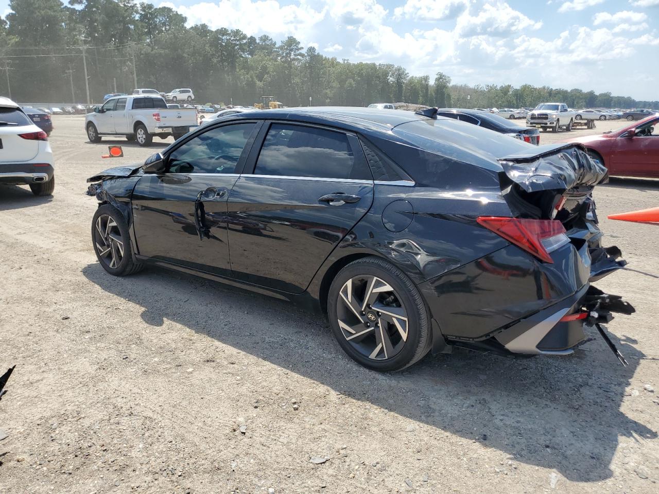 HYUNDAI ELANTRA LIMITED