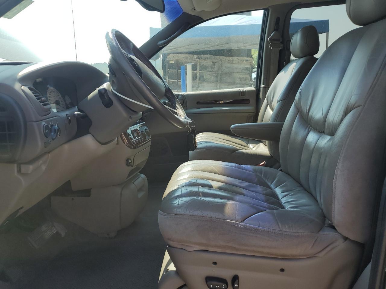 Lot #3282603864 2000 CHRYSLER TOWN & COU