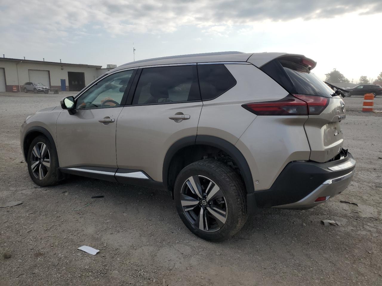 NISSAN ROGUE PLATINUM