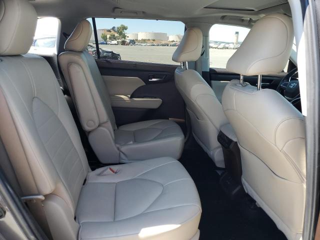 2022 TOYOTA HIGHLANDER XLE 5TDGZRAH8NS546692