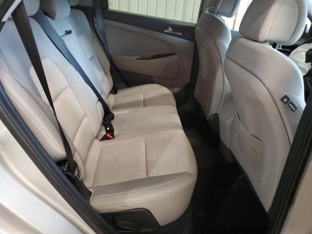2018 HYUNDAI TUCSON SE KM8J2CA47JU827842