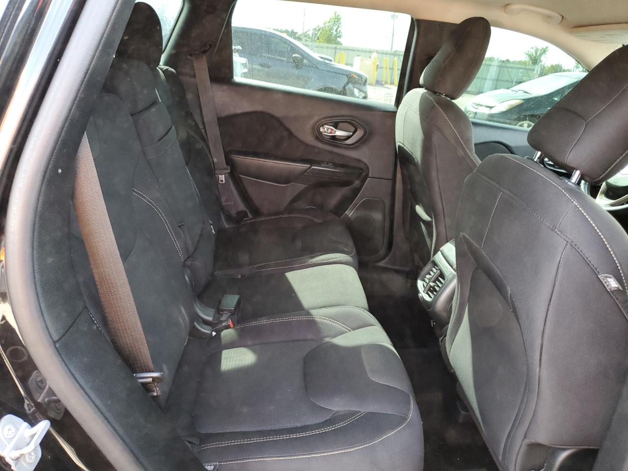 Lot #3301603711 2015 JEP CHEROKEE LATITUDE