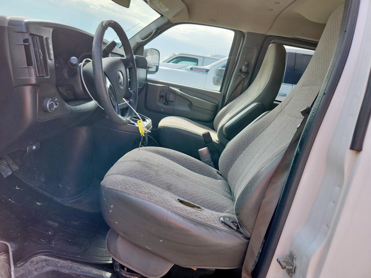 CHEVROLET EXPRESS LT