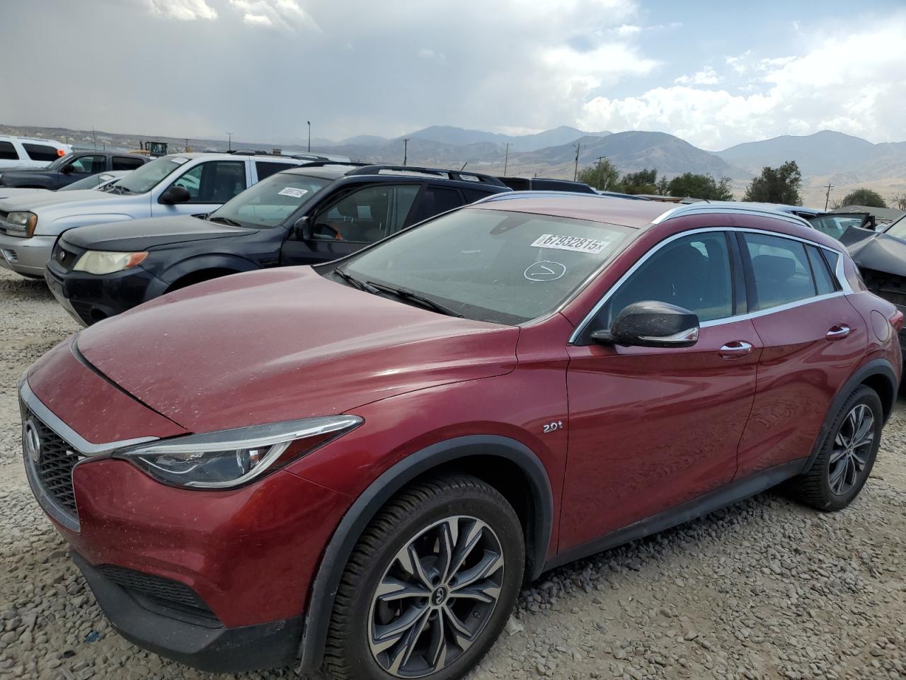 INFINITI QX30 BASE