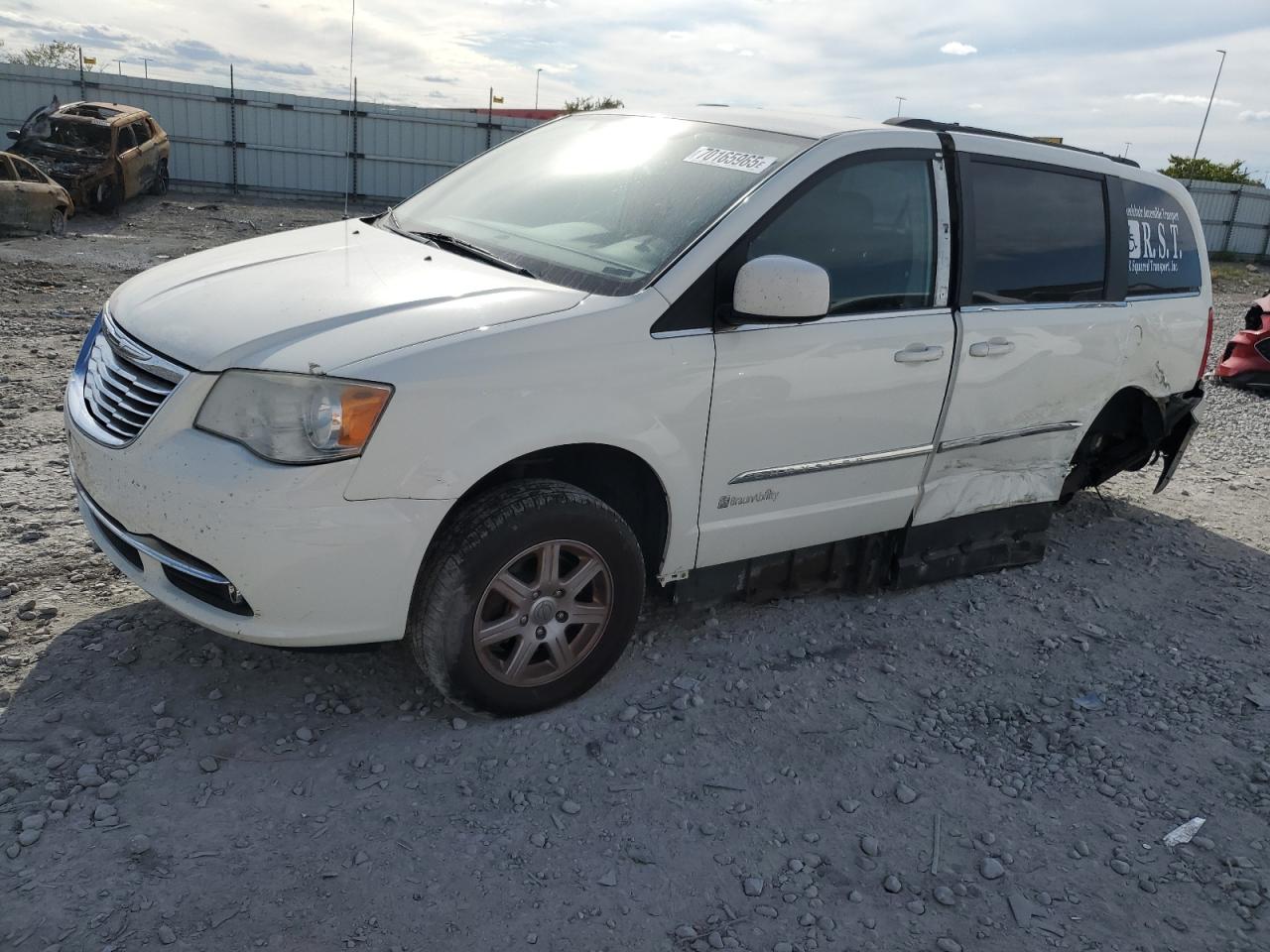 CHRYSLER TOWN & COUNTRY TOURING