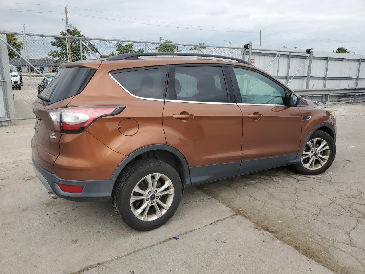 FORD ESCAPE SE