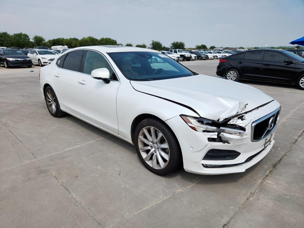VOLVO S90 T6 MOMENTUM