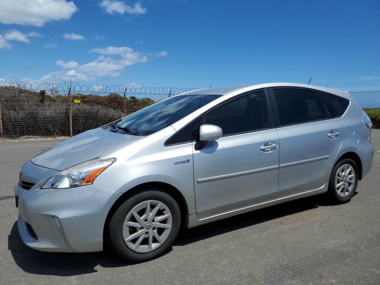 TOYOTA PRIUS V