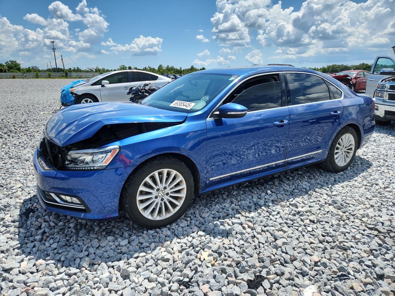 VOLKSWAGEN PASSAT SE