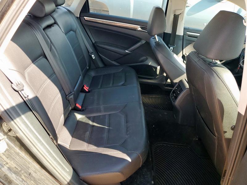 2018 VOLKSWAGEN PASSAT SE 1VWBA7A38JC050519