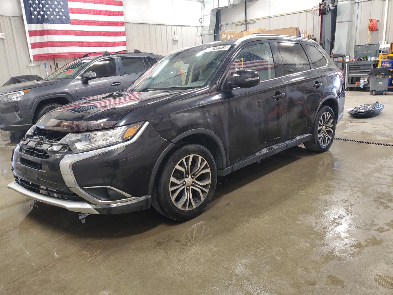 MITSUBISHI OUTLANDER SE