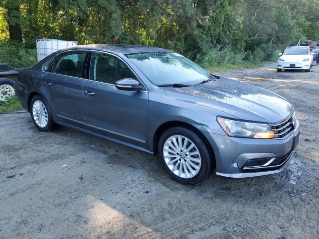 2017 VOLKSWAGEN PASSAT SE 1VWBT7A31HC070180