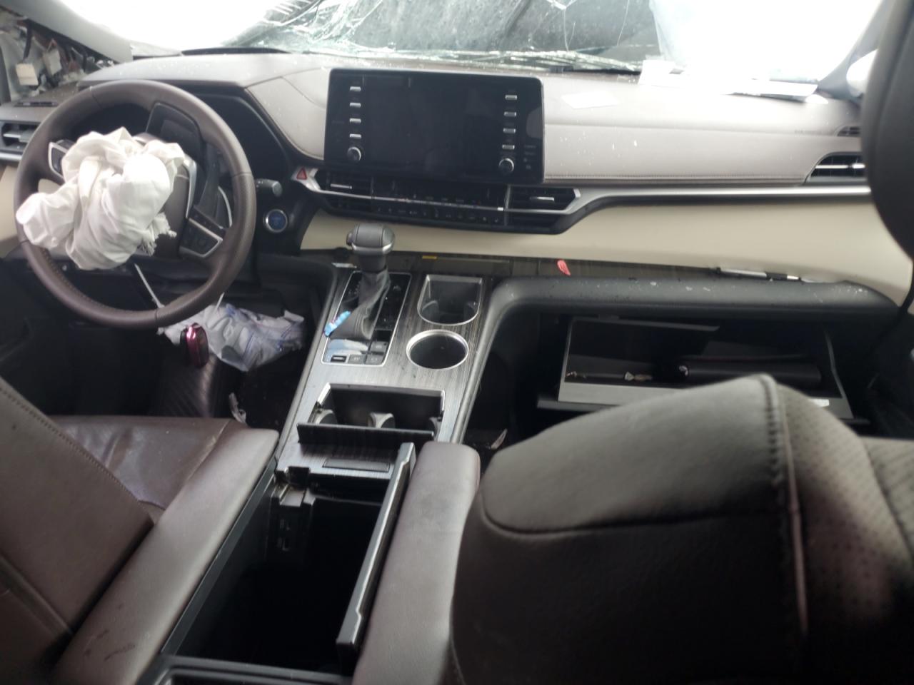 TOYOTA SIENNA LIMITED