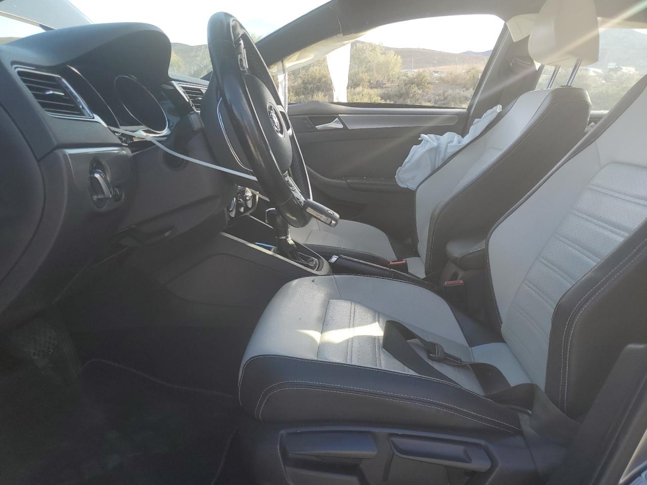 VOLKSWAGEN JETTA SPORT