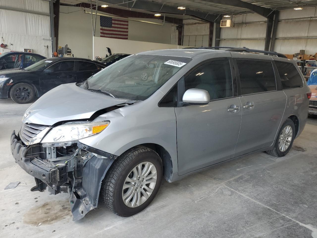 TOYOTA SIENNA XLE