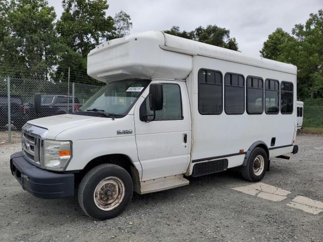 FORD ECONOLINE 2017 white cutaway gas 1FDEE3FS7HDC27462 photo #3