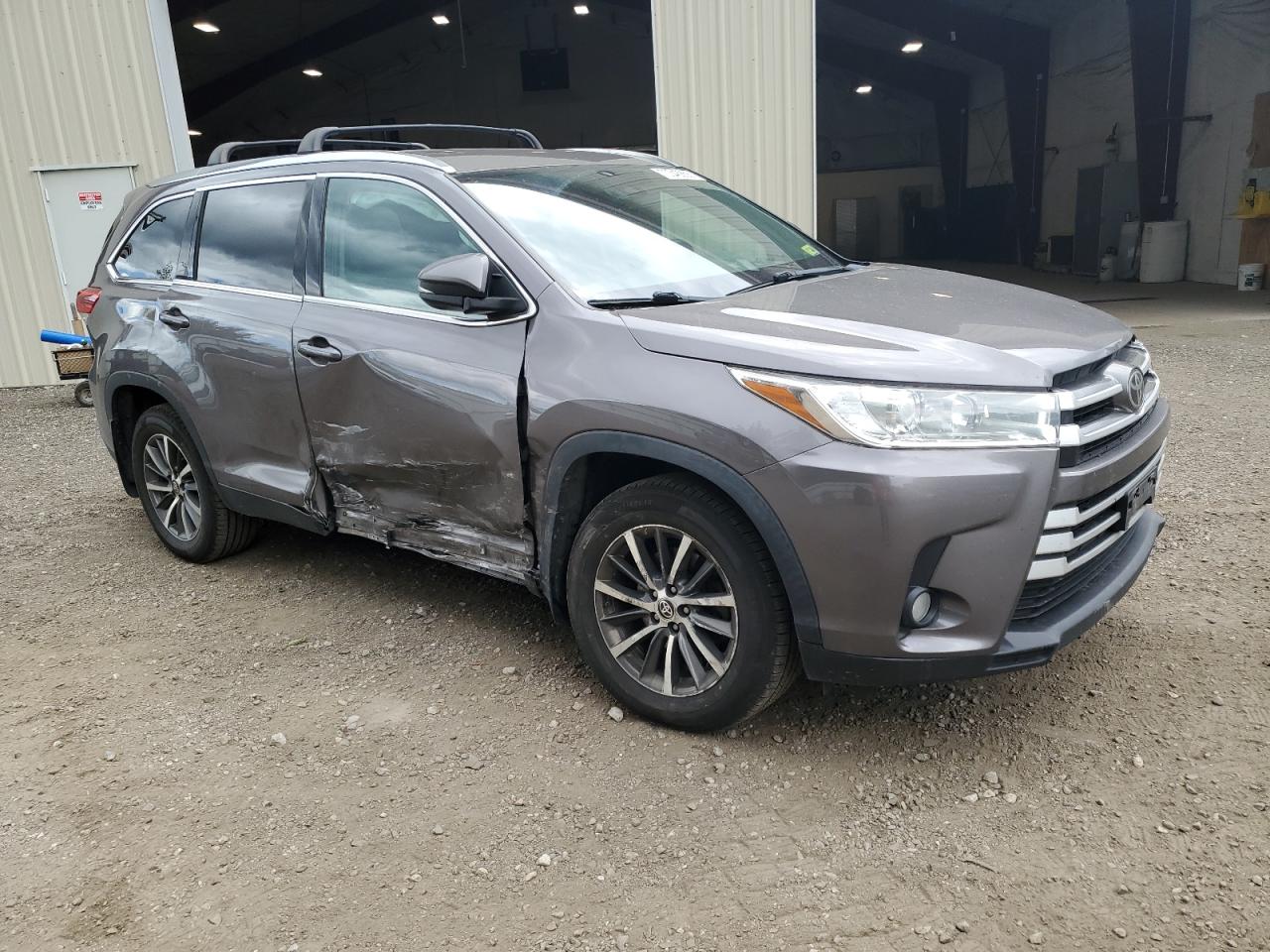 TOYOTA HIGHLANDER SE
