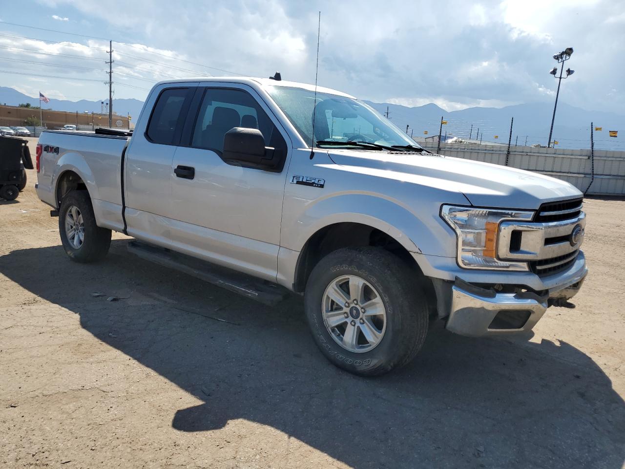 FORD F-150 SUPER CAB