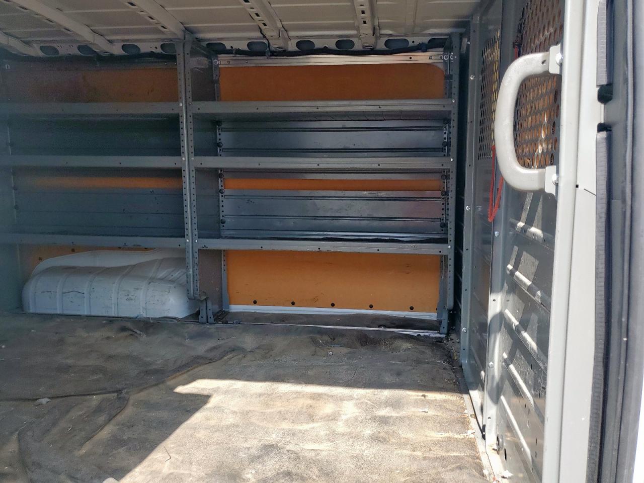 NISSAN NV2500 2500 SV