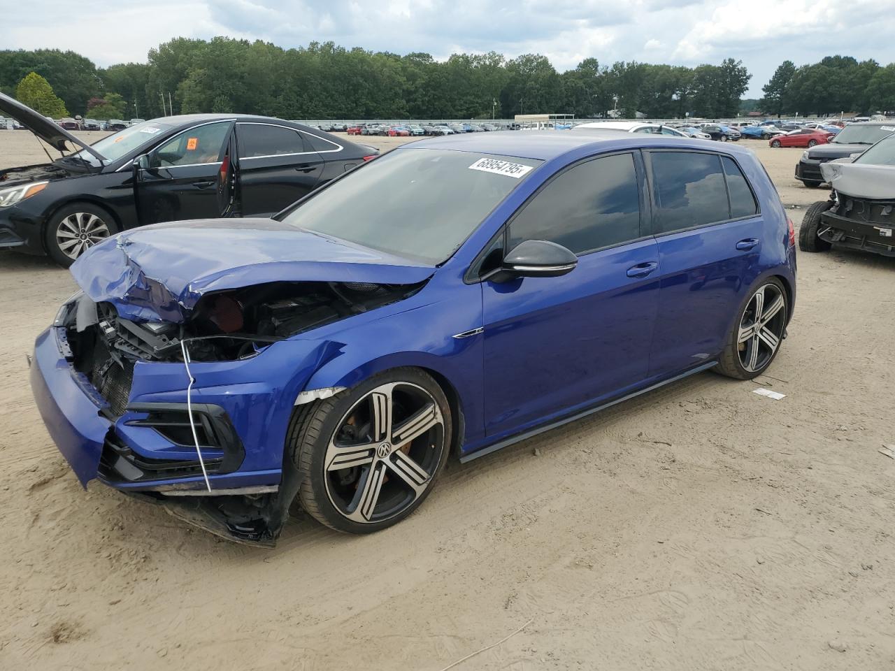 VOLKSWAGEN GOLF R
