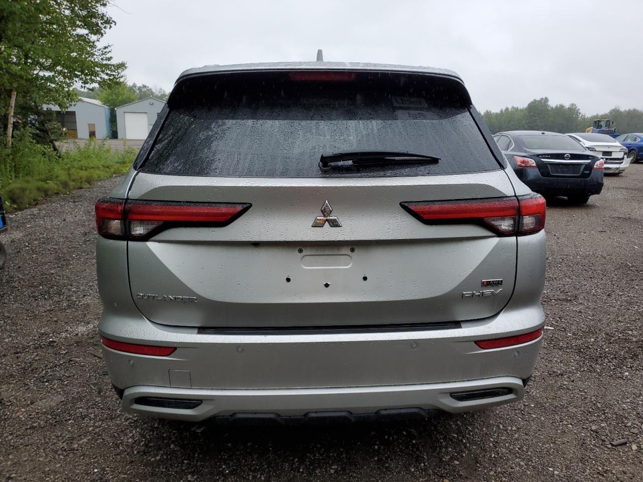 MITSUBISHI OUTLANDER SE