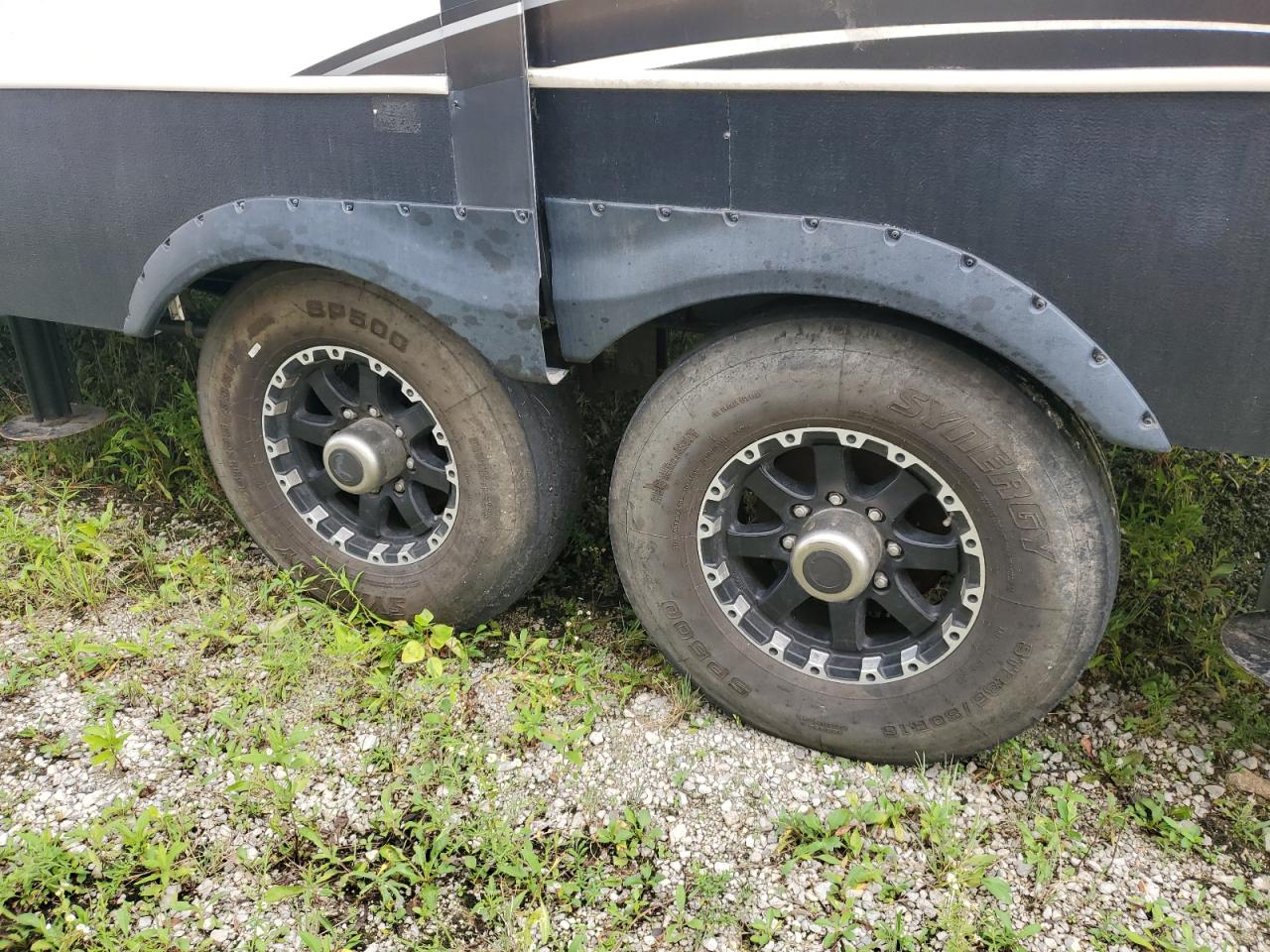 Lot #3266057369 2013 KEYSTONE FUZION