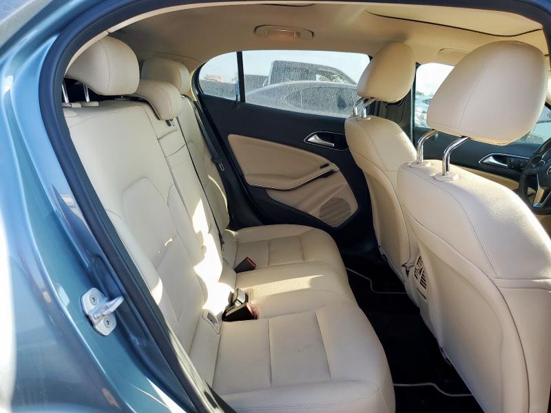 2015 MERCEDES-BENZ GLA 250 4M WDCTG4GB5FJ139335