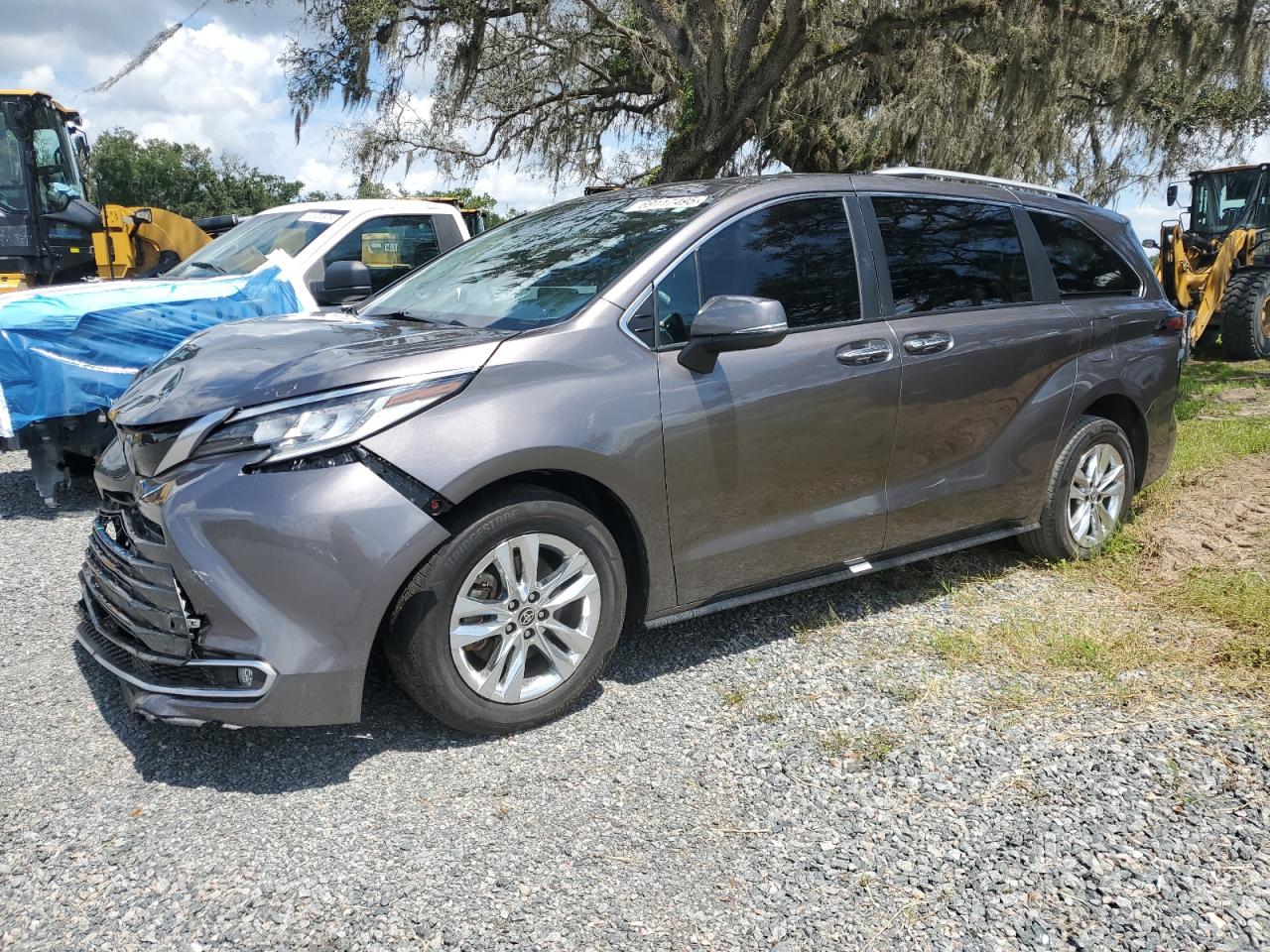 TOYOTA SIENNA LIMITED