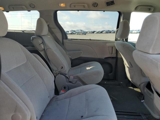 2017 TOYOTA SIENNA LE 5TDKZ3DC5HS825237