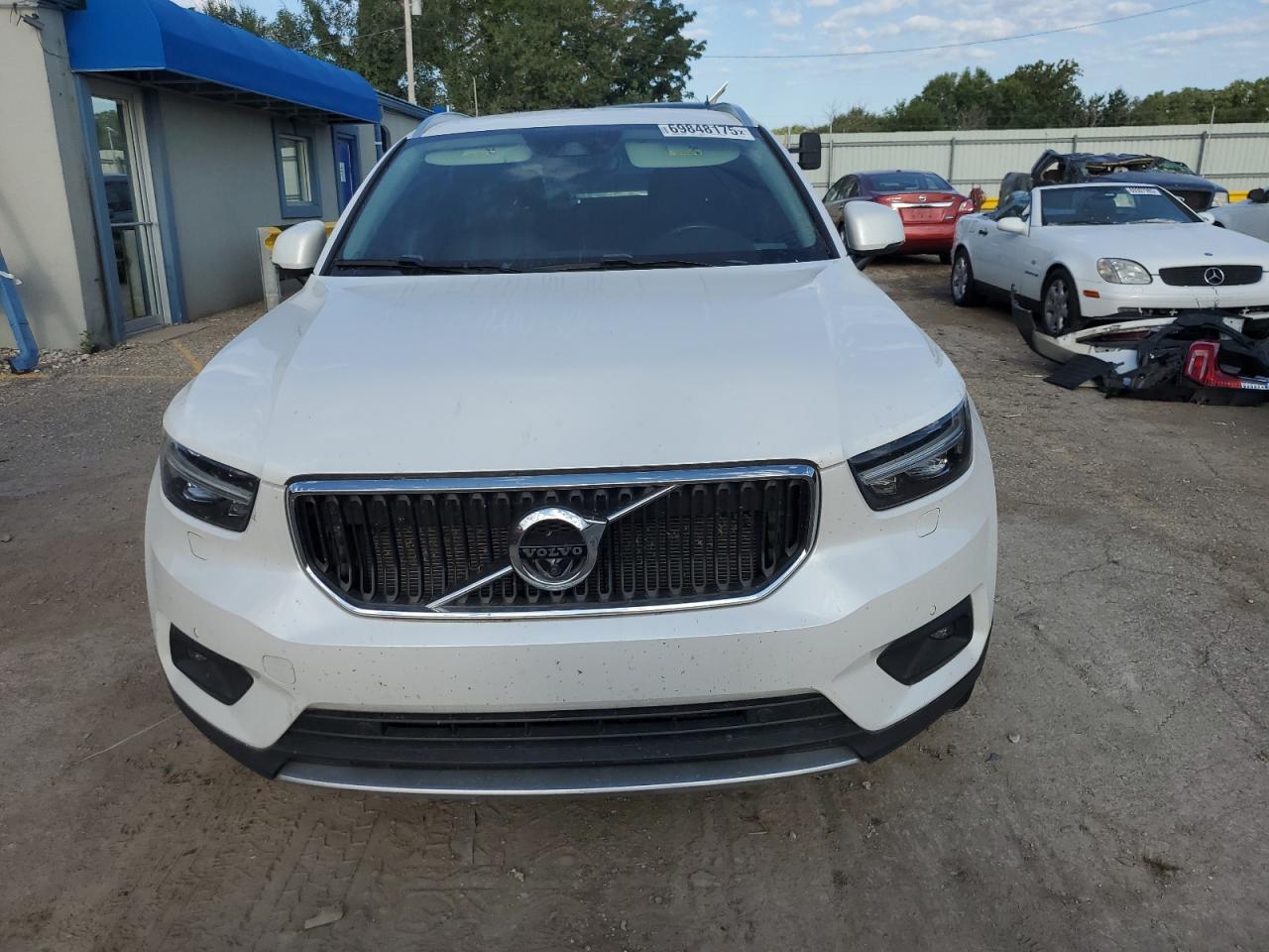 VOLVO XC40 T5 MOMENTUM