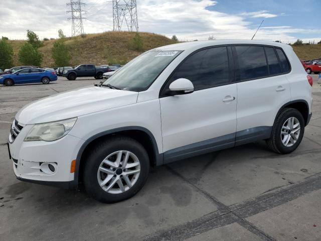 VOLKSWAGEN TIGUAN S 2011 white  gas WVGBV7AX4BW550179 photo #1