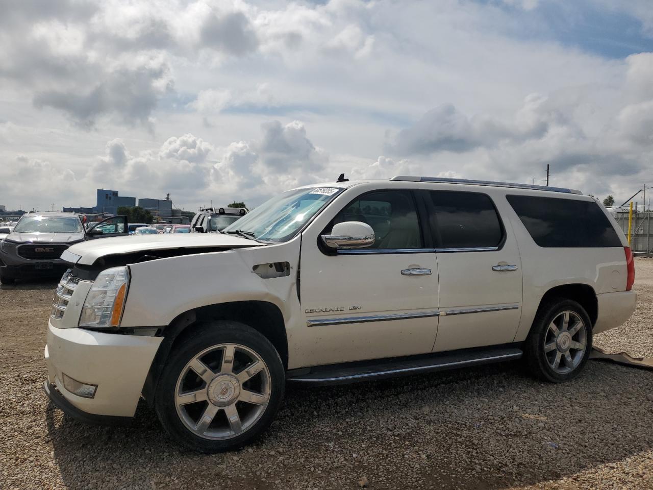 CADILLAC ESCALADE ESV LUXURY